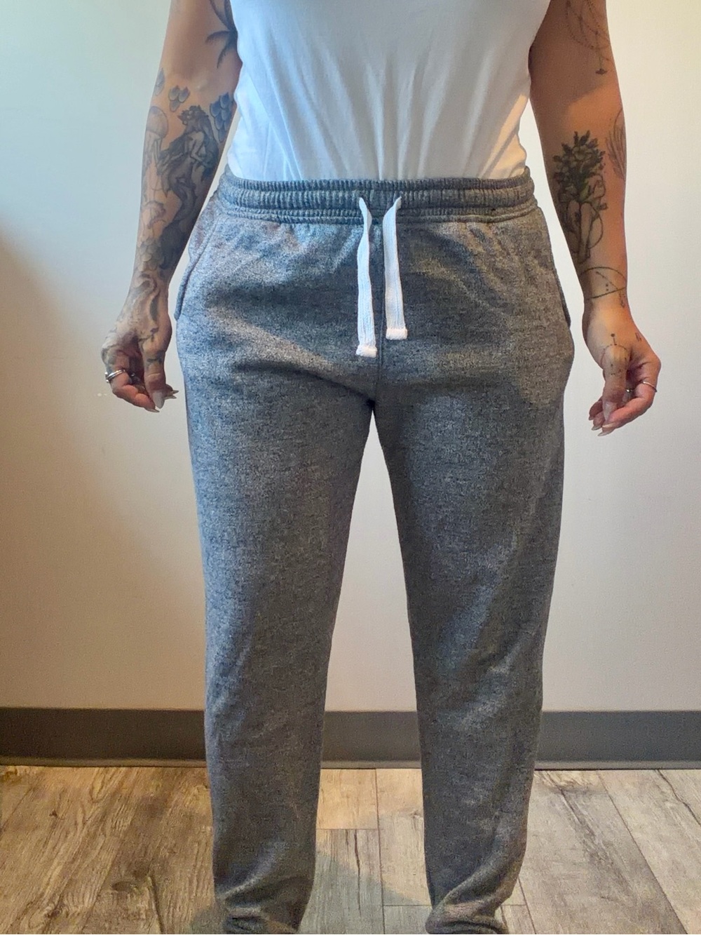 Streetwear Society Womens Large Grey Joggers Tight on Bottoms w/ Pockets